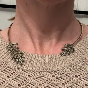 Elegant Gold Leaf Necklace
